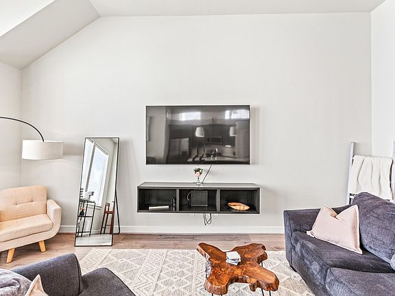 3rd image of 3315 Hutchins St