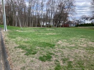 Edith St, Windsor Locks, CT 06096