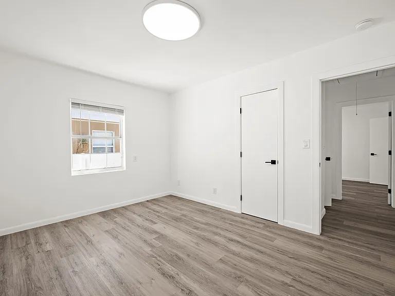 1516 Jefferson St — Photo 20
