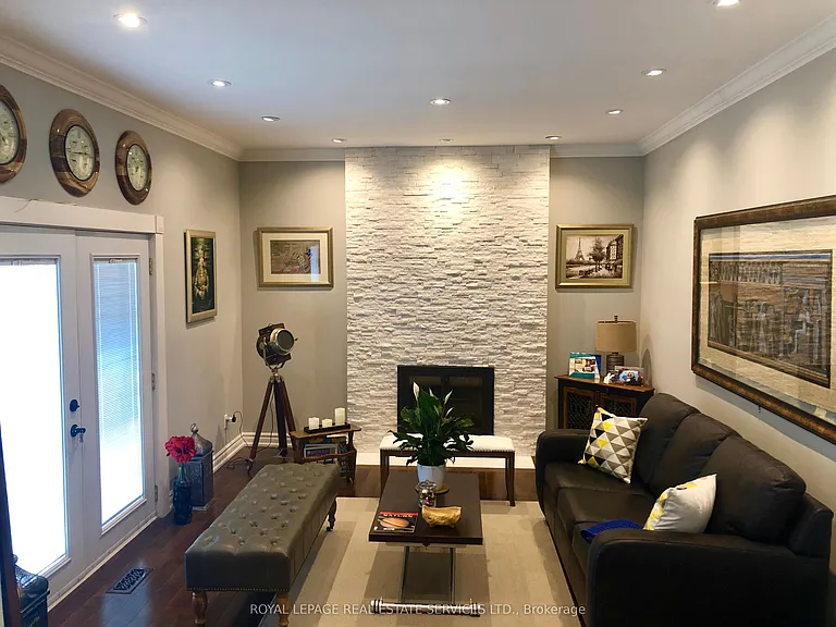 18 Sir Gawaine Pl — Photo 5