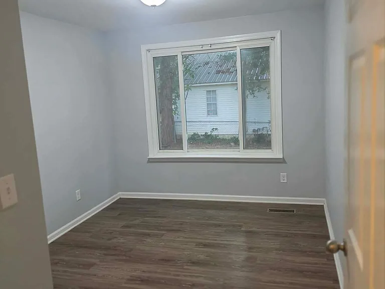 403 Elm St — Photo 7