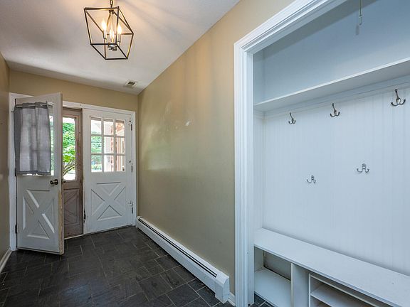 4th image of 1765 Hacienda Dr