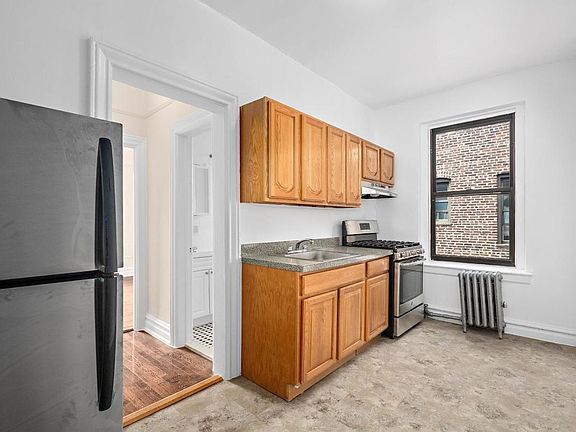 5th image of 8346 118th St APT 6M