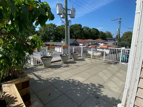6991 Victoria Dr #210, Vancouver, BC V5P 3Y7