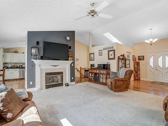 5th image of 4190 Bennett Dr