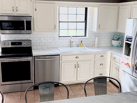 2nd image of 305 Manahawkin Trl