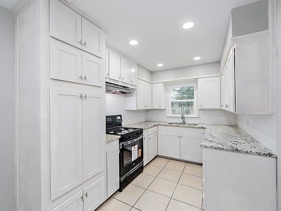 5th image of 1006 Franklin Ave