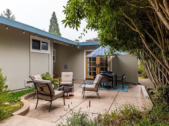 2nd image of 542 Clubhouse Dr