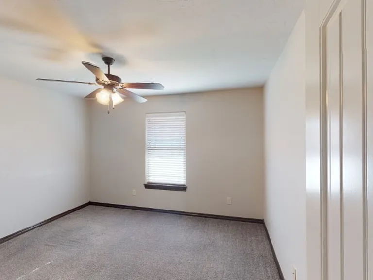 1621 White Rock Dr — Photo 11