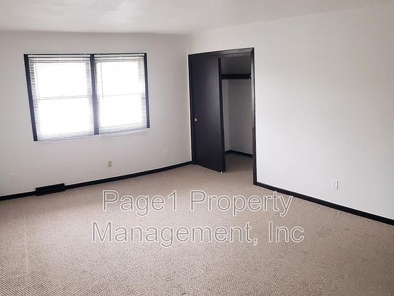 3rd image of 2915 Grinnell Dr Unit 2