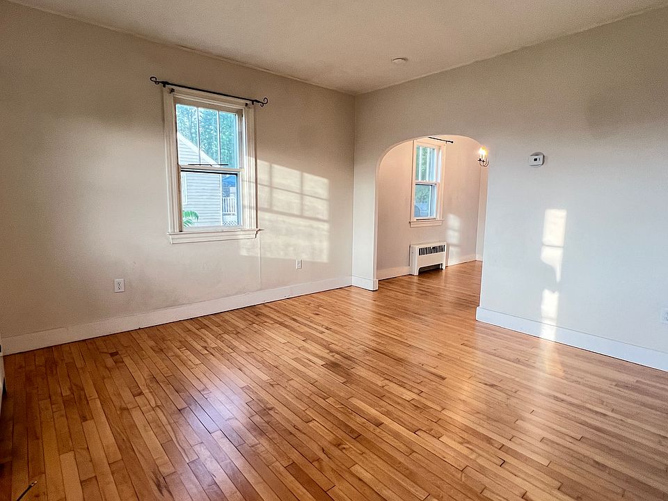 Living Room with Dining Room (c)