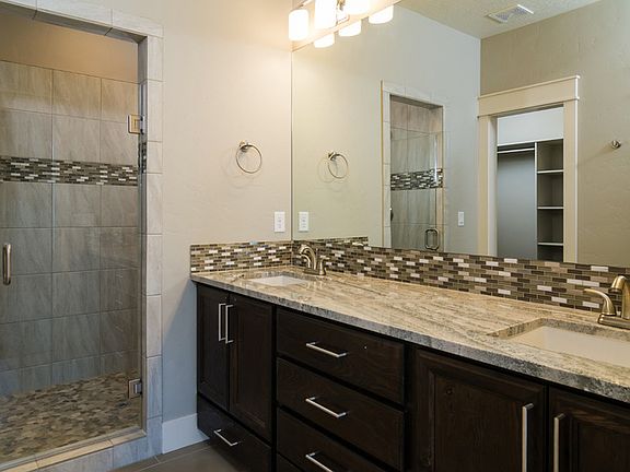 Master Bath Room