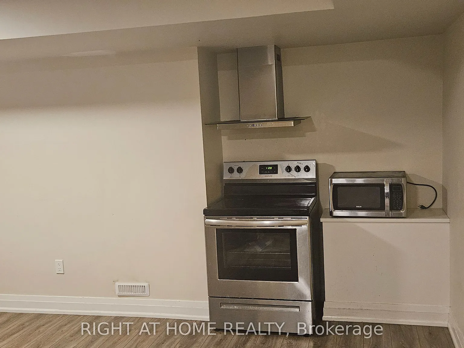 1 bed, $1,700 — Photo 4