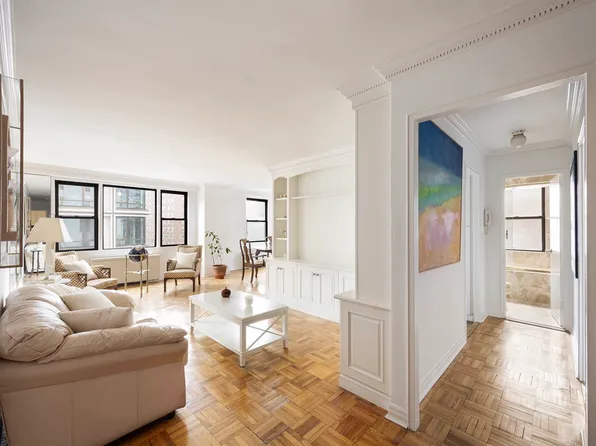 201 East 21st Street image 4 of 11