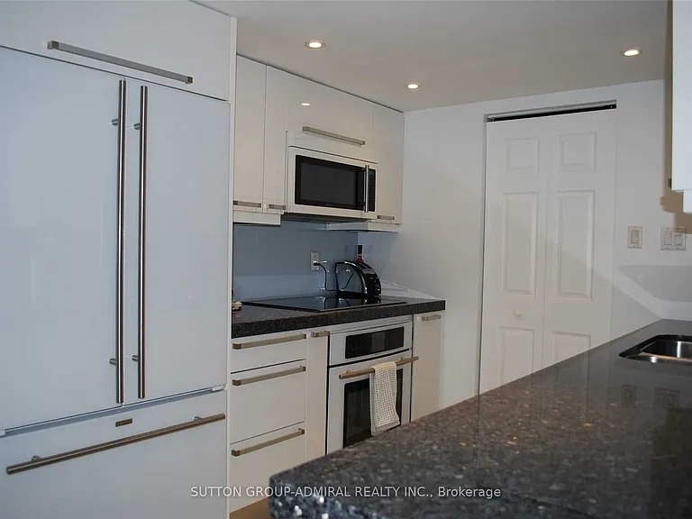 33 University Ave #904 — Photo 5