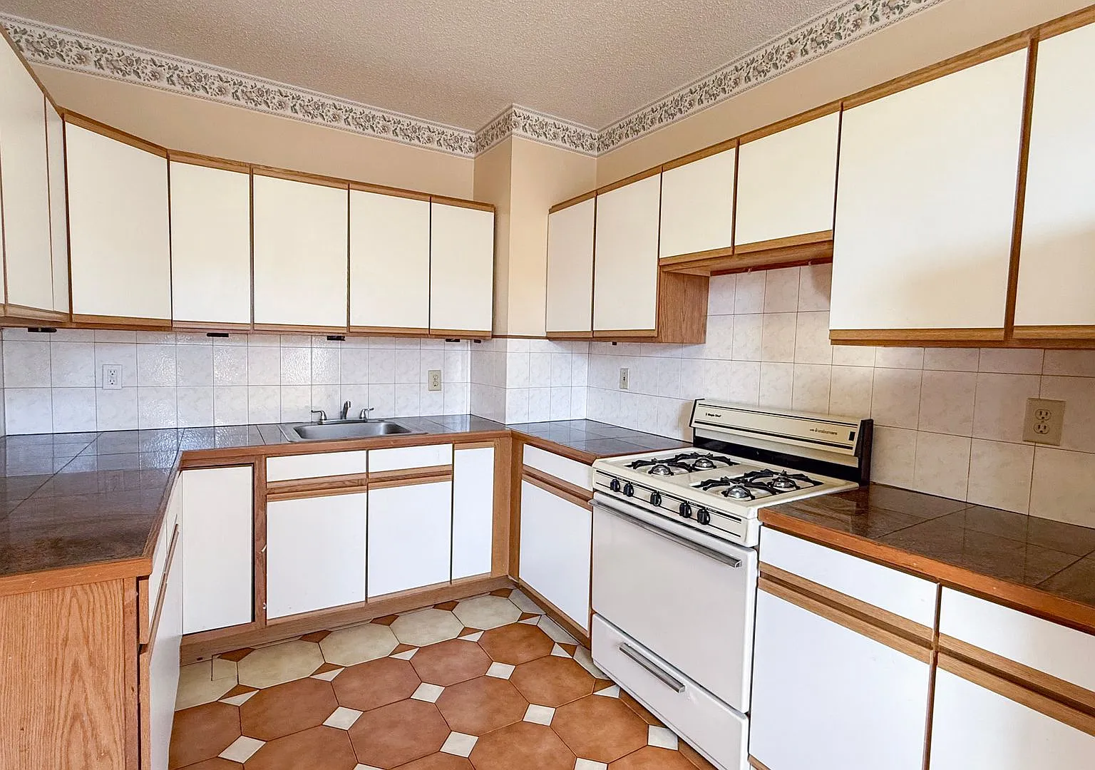 351-357 Franklin Avenue / Jessica Properties LLC — Photo 1