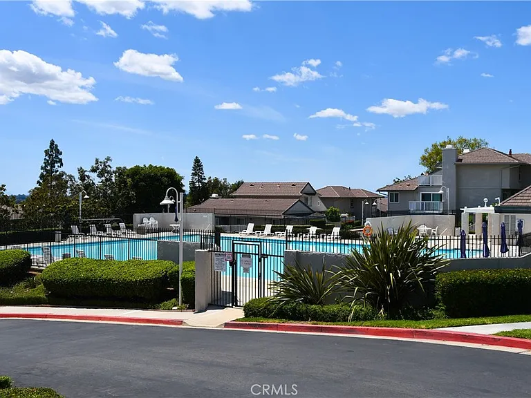2337 E Skyline Dr — Photo 61