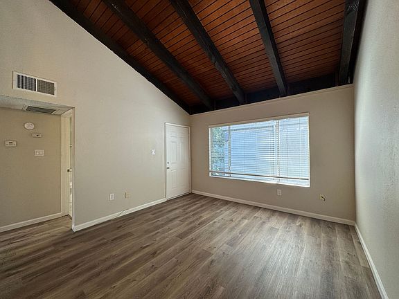 3rd image of 1621 Q St APT 6