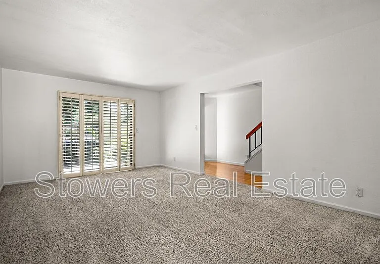 1714 Parkside Dr — Photo 5