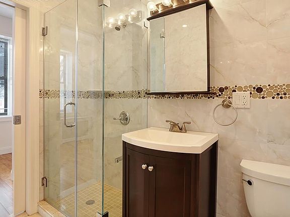 4th image of 83 Henry St APT 4