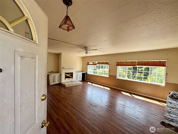 4th image of 260 E Olympic Drive