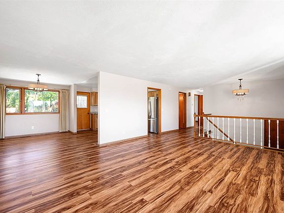 5th image of 7032 N Greenwood Blvd