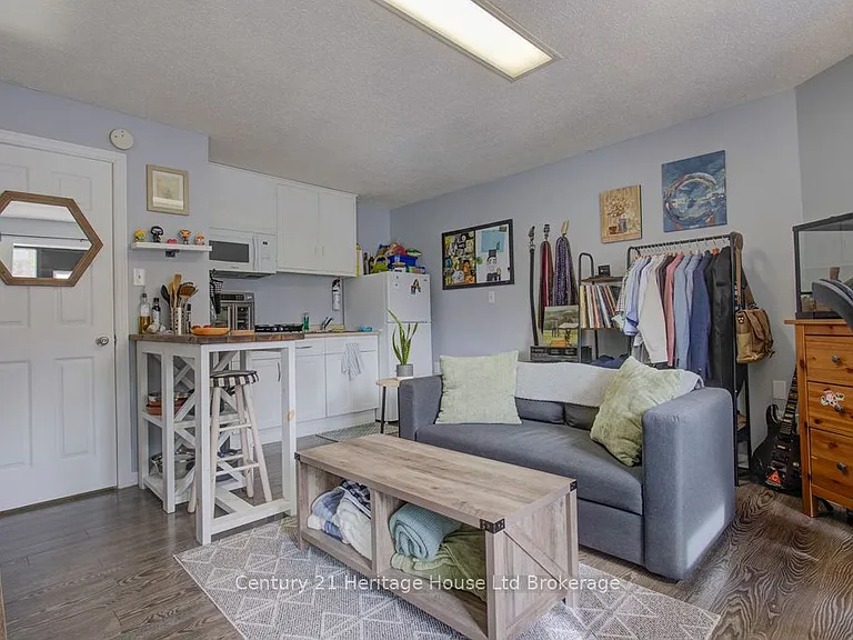 42 Harvey St #6 — Photo 2