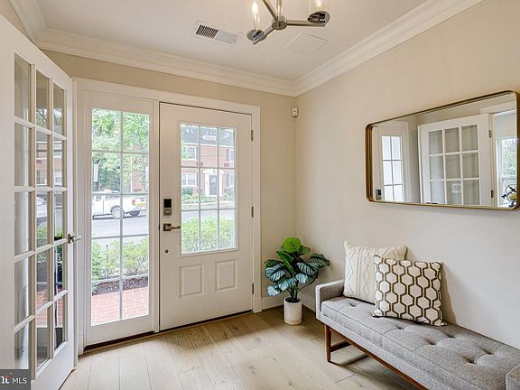 5th image of 31 N Trenton St