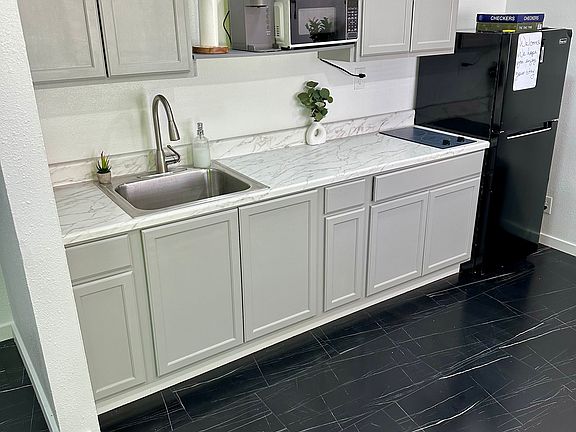 5th image of 10408 Medwood Dr #A