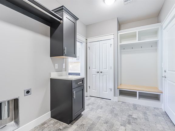 5th image of 4109 Macgillivray Dr