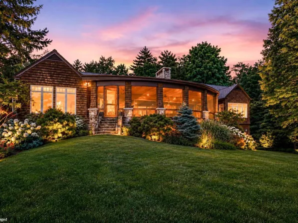 16 Heritage Drive, Sunapee, NH 03782