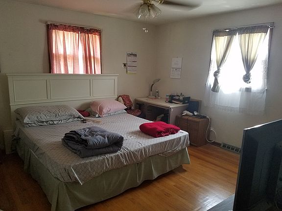 5th image of 9821 S Washington Ave