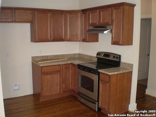 4th image of 210 NATALEN ST
