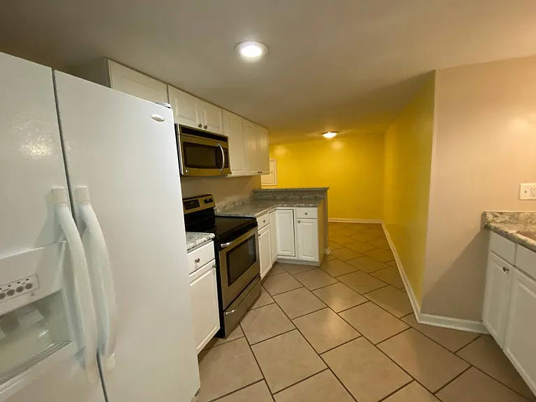 504 W 6th Ave #B — Photo 6