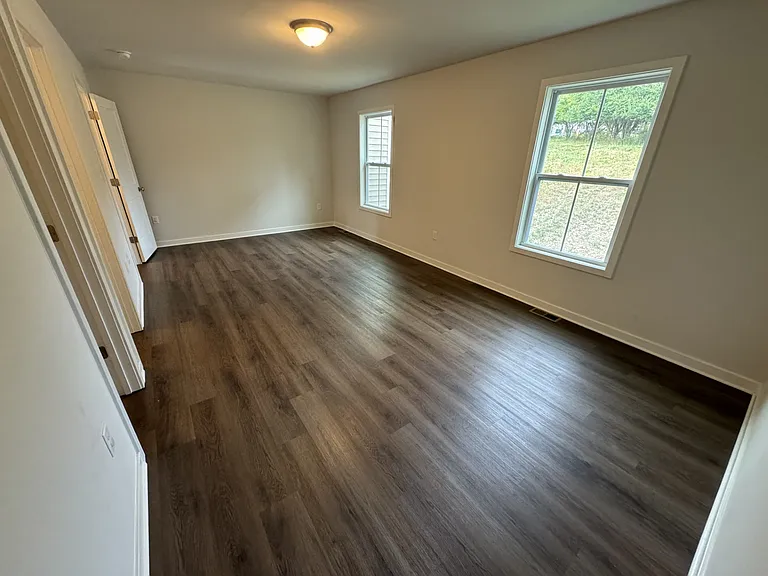 121 Europa Way — Photo 23