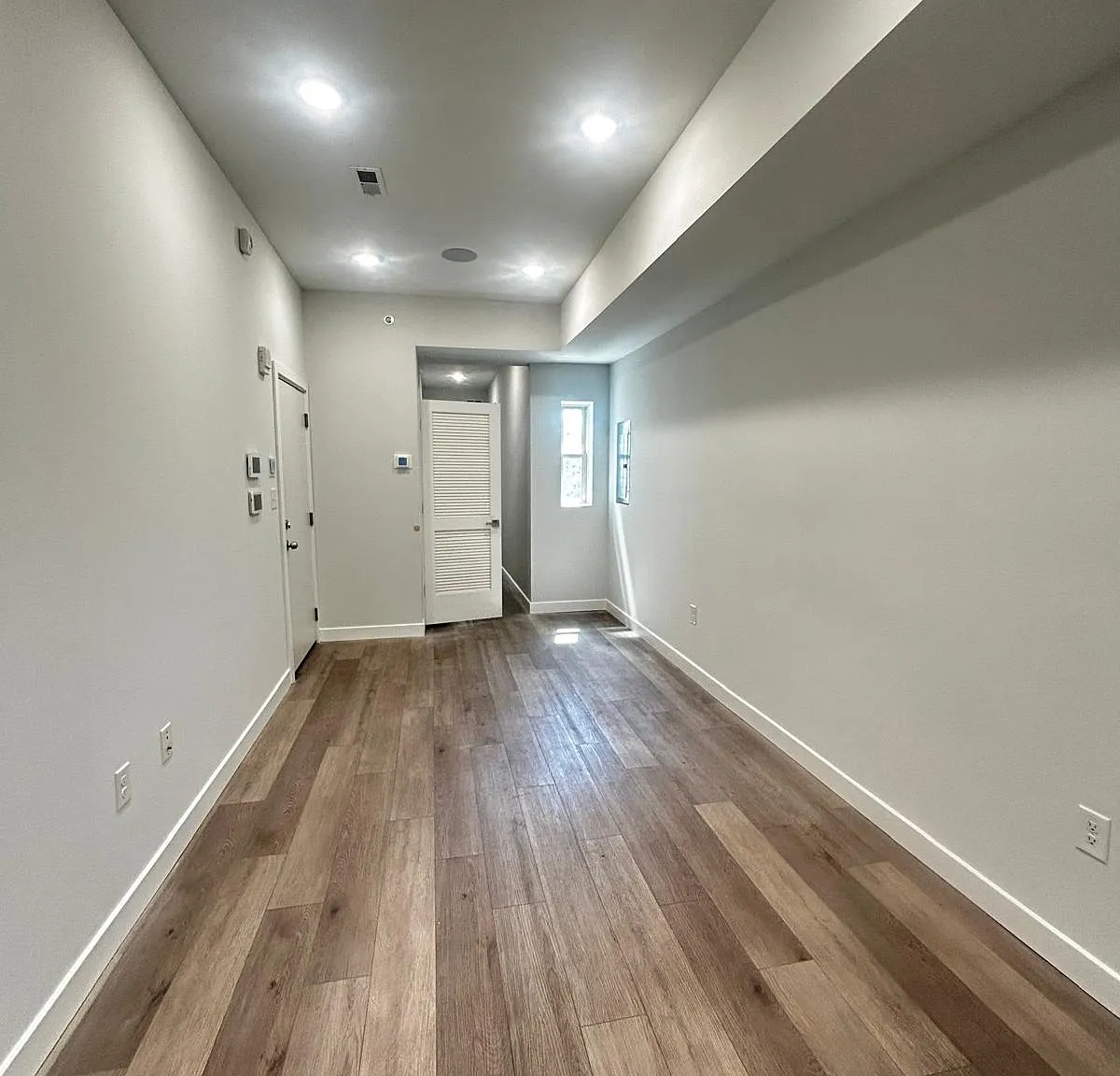 2 bed, 850 sqft, $1,650 — Photo 2