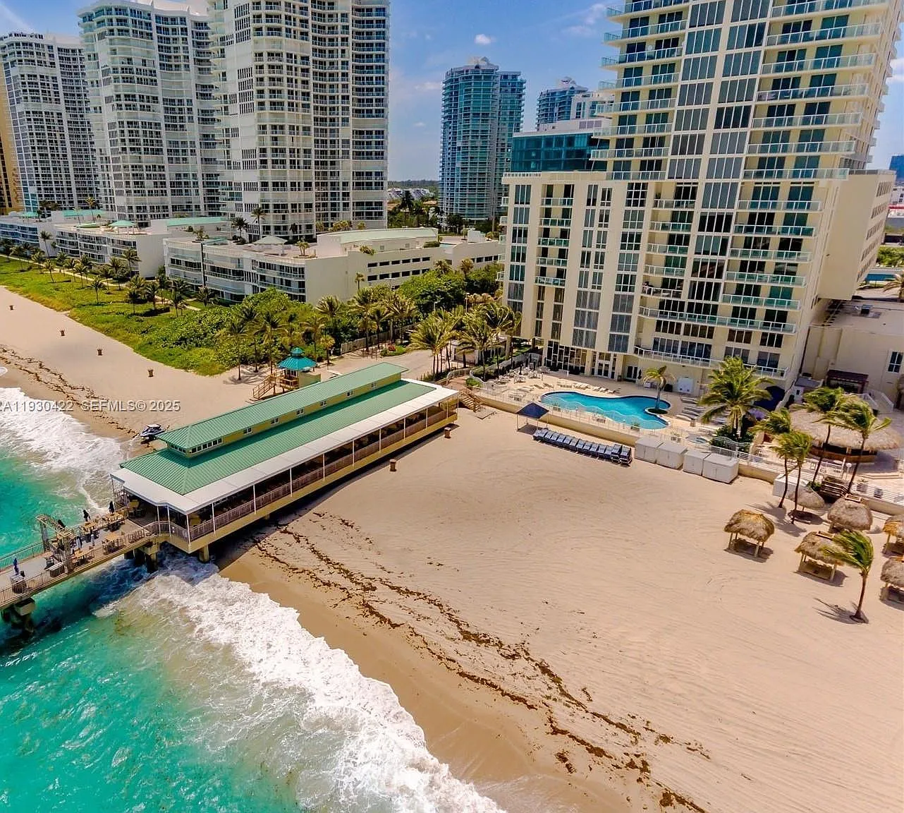 La Perla Condo — Photo 3