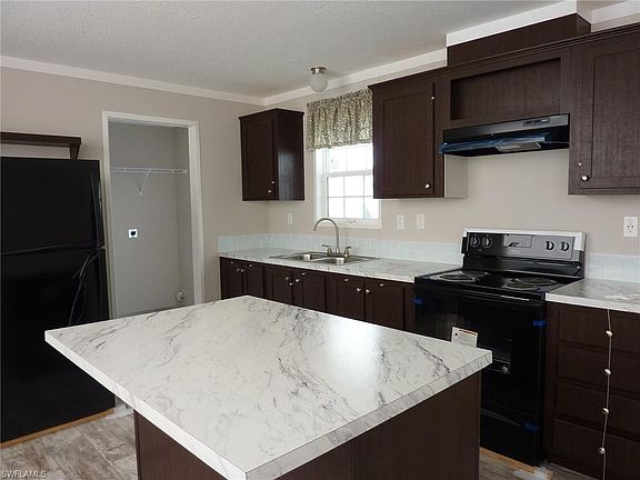 3rd image of 7522 Breeze Dr