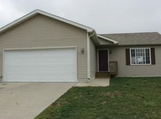 2629 Shadow Creek Ln, Des Moines, IA 50320