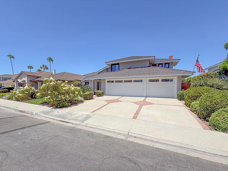 25651 Del Norte — Photo 2