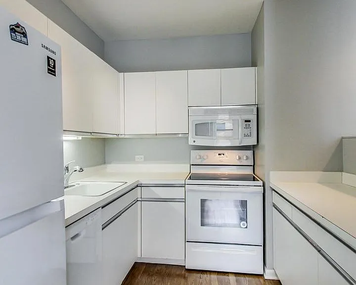 2343 N Greenview Ave #102 — Photo 10