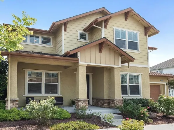 1818 Nicola Dr, Petaluma, CA 94954