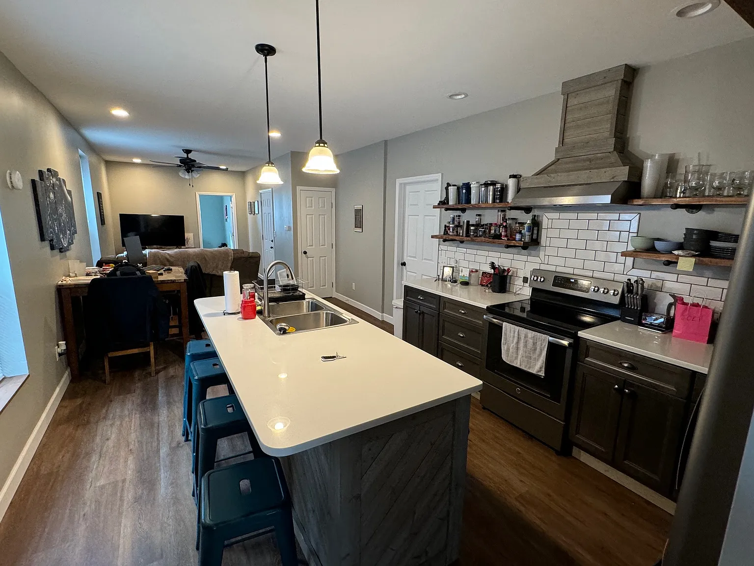 2 bed, 1178 sqft, $1,295 — Photo 2