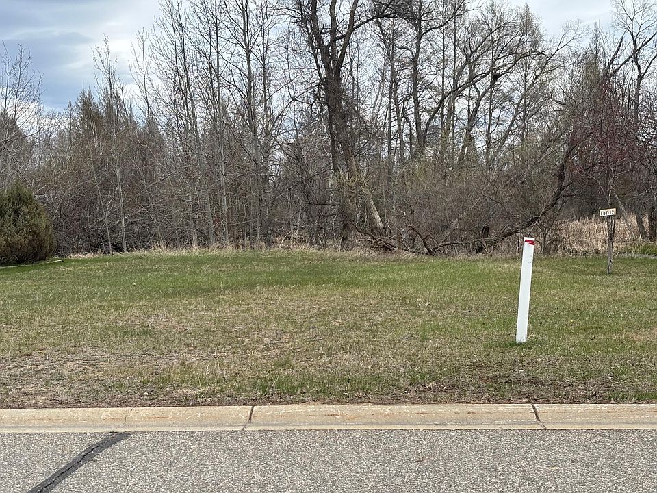 1st image of 17 Irvine Ave NW