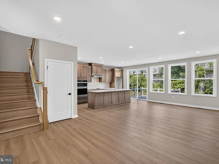 44 Grayson Ln — Photo 7