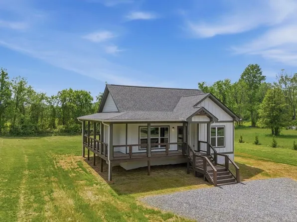 155 Waldorf Pl, Brasstown, NC 28902