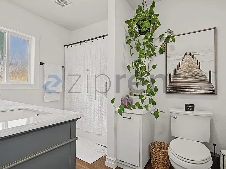 185 E Lincoln St — Photo 25