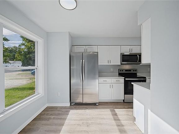 4th image of 4402 Dartmoor Ct