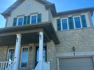 7 Settlers Ct, Whitby, ON L1M 2L3