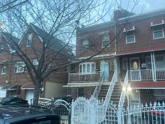 4th image of 3942 Wilder Ave